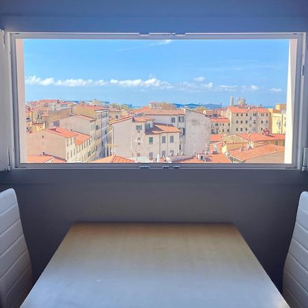 Апартаменты La Finestra Sul Porto Ливорно Экстерьер фото